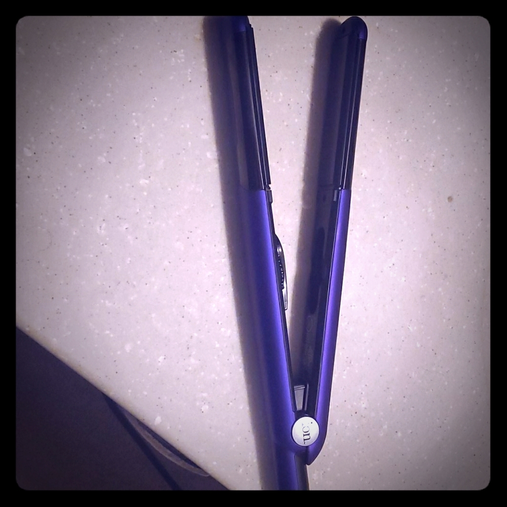 1 inch Ion Flat Iron / Straightener